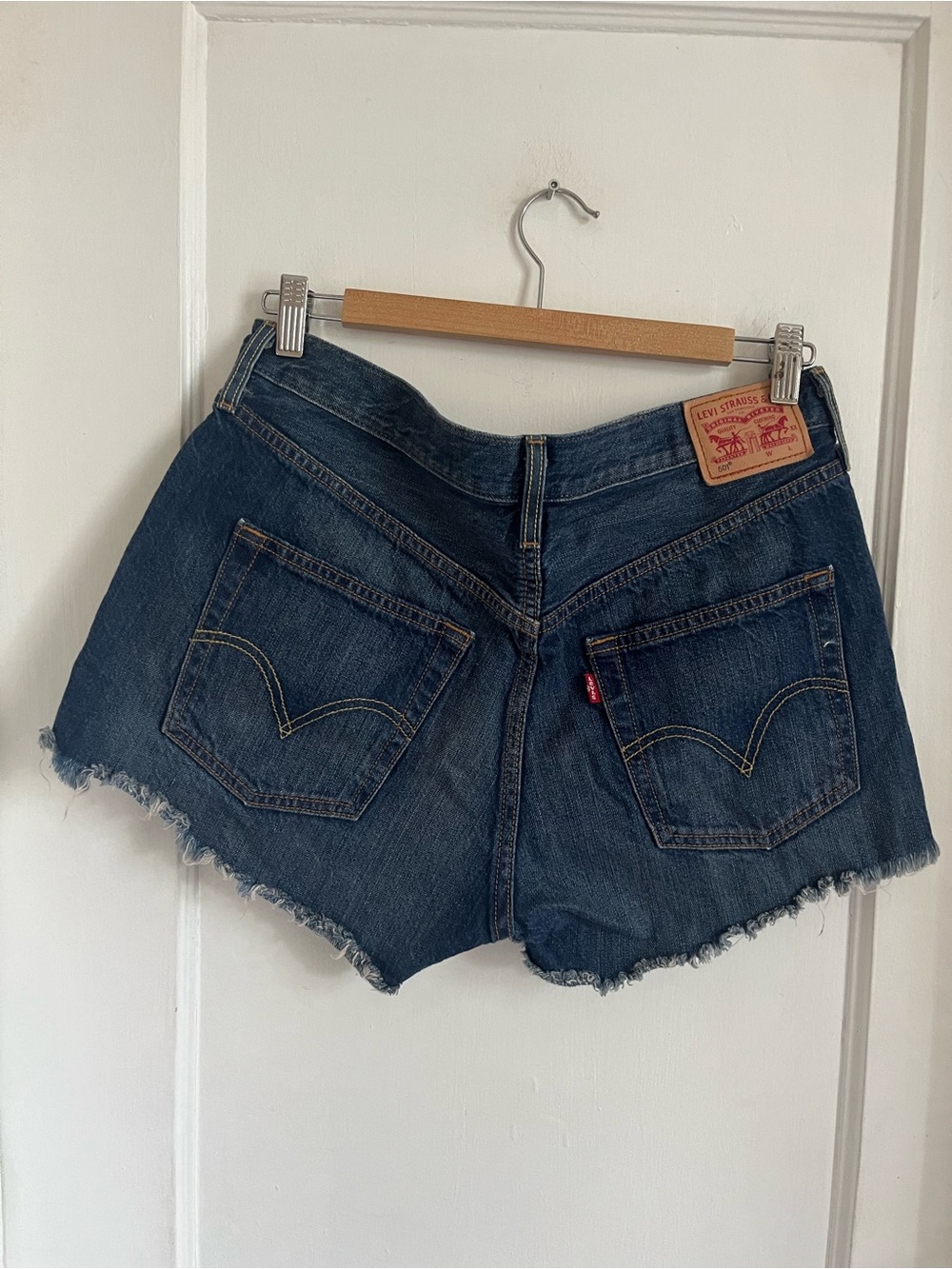 Levi's - Picture 3 of 6